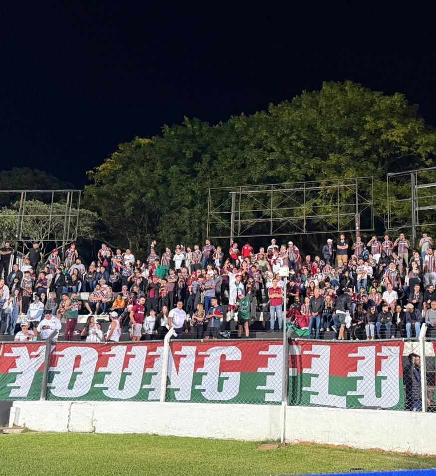 .: REPRESENTAÇÃO :. 

Hoje, nos fizemos presentes na estreia do Fluminense F.C pela Copa Do Brasil. O compromisso da Young Flu é apoiar e estar com o FFC, de norte a sul. 🤜🏻🤛🏻

DESDE 12/12/1970 - A MAIOR DO FLUMINENSE 🇭🇺