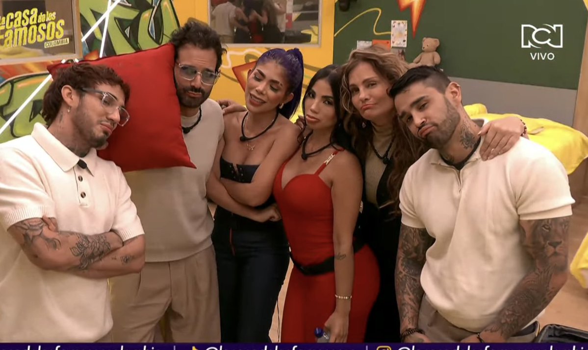 Camila 💫 tweet media