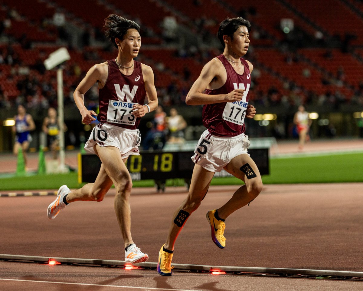 EKIDEN_News's tweet photo. 主戦場は5000mトラック。
これから何度この光景をみることができるだろう。
名勝負のはじまり。

ふたつのW。｜EKIDEN NEWS @EKIDEN_News https://t.co/6SyExKUBFn https://t.co/tcqmFuDadO