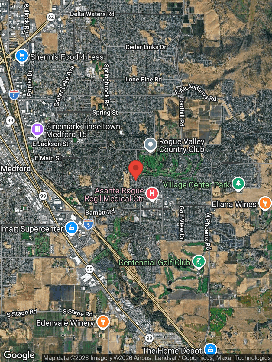 sofirewatch's tweet image. #MFD: Structure fire reported at 7:48:21 PM at 322 BLACK OAK DR, MEDFORD, OR. #OR #Fire #RogueValley #SouthernOregon google.com/maps/search/?a…