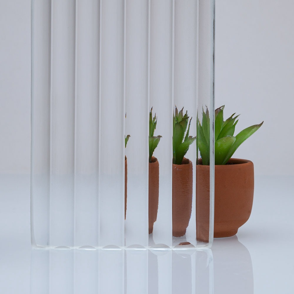 GlassLongbo's tweet photo. GlasPro expands Low Iron Textured Glass series with two new patterns — Etched Standard Reed and Scallop Bold.Designed for commercial &amp; residential spaces: interior partitions, doors, windows, shower enclosures, wall decor, displays, railings.#GlasPro #ArchitecturalGlass https://t.co/pcRlUsFUVr
