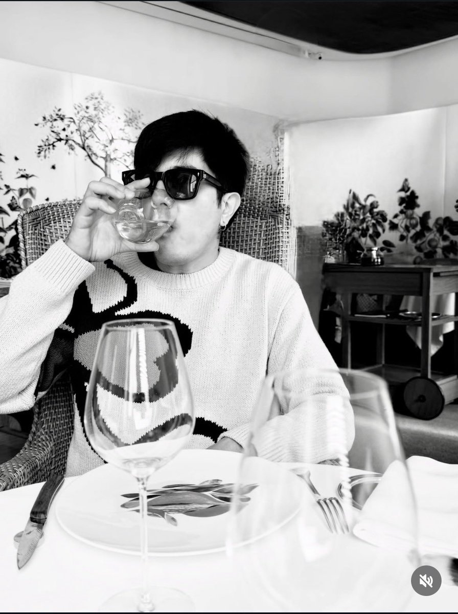 KimPauAnalysis's tweet photo. Dang pogi! https://t.co/YHE2N2jnIH