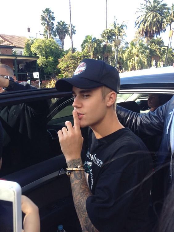 juskinbieber's tweet photo. When I was 13, I had my first love https://t.co/GTCCHSaY7N