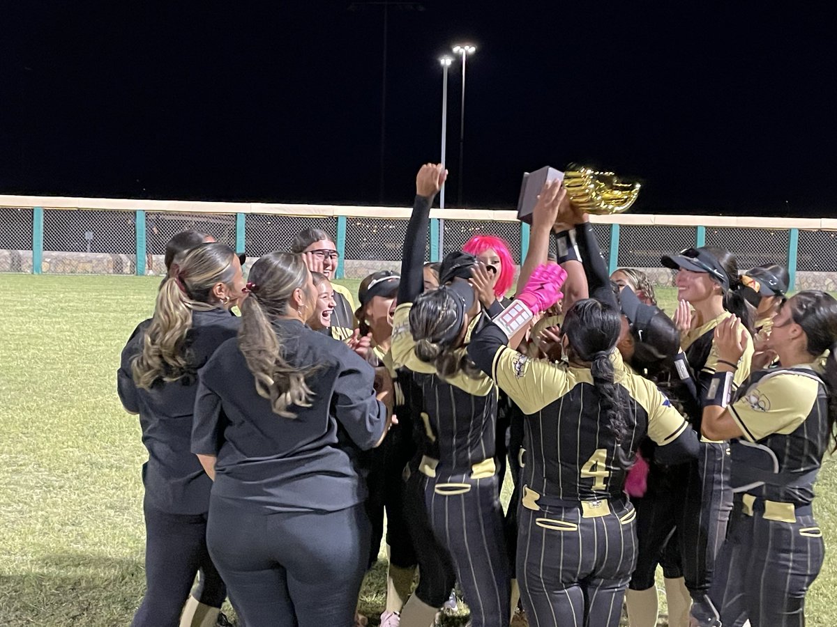 Coach1Martinez's tweet photo. @EDHS_Softball24 Bi-District Champions!!! 🏆 @EDAztecs_HS @Fchavezeptimes @SocorroISD https://t.co/hDPpFMoCs9