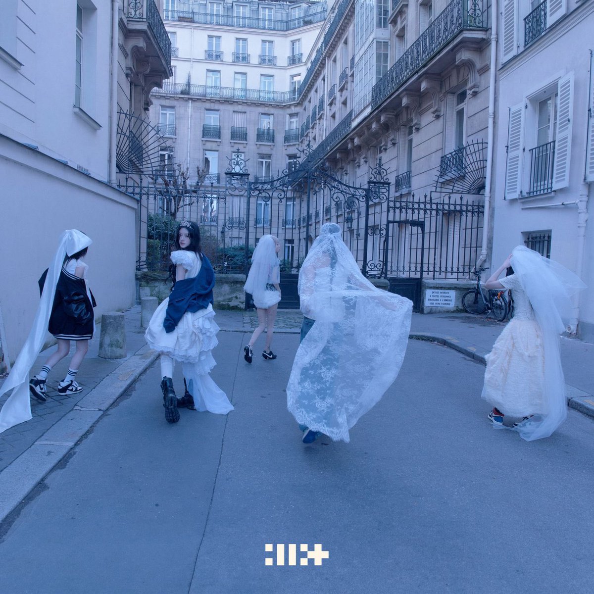 ILLIT MAMIHLAPINATAPAI SPOFITY ALBUM COVER