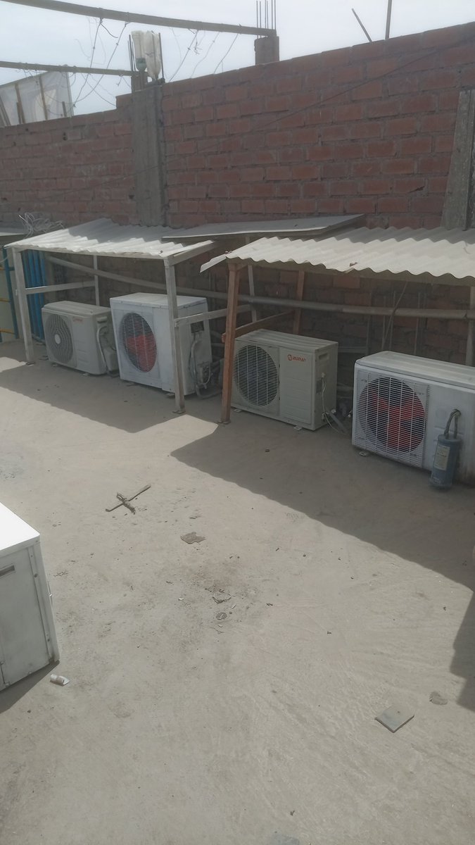 SigProyectos's tweet photo. Mantenimiento preventivo y correctivo a diez aires acondicionados en la notaría SEKULA LJUBICA DELGADO. https://t.co/5c1xKH5JmU