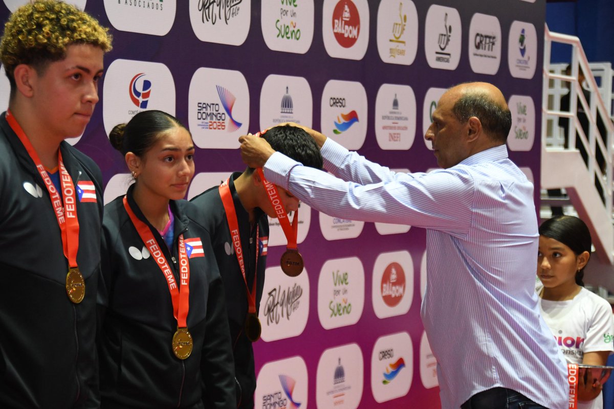 fedoteme's tweet photo. 🏓✨ Ceremonia de premiación – U15 Mixed Doubles

Puerto Rico domina el podio en la categoría U15 Dobles Mixtos, llevándose oro, plata y ambas preseas de bronce en una destacada actuación. 🏆🔥

🥇 PUR🇵🇷
🥈 PUR🇵🇷
🥉 PUR🇵🇷
🥉 PUR🇵🇷 https://t.co/J7nyHpSlzB