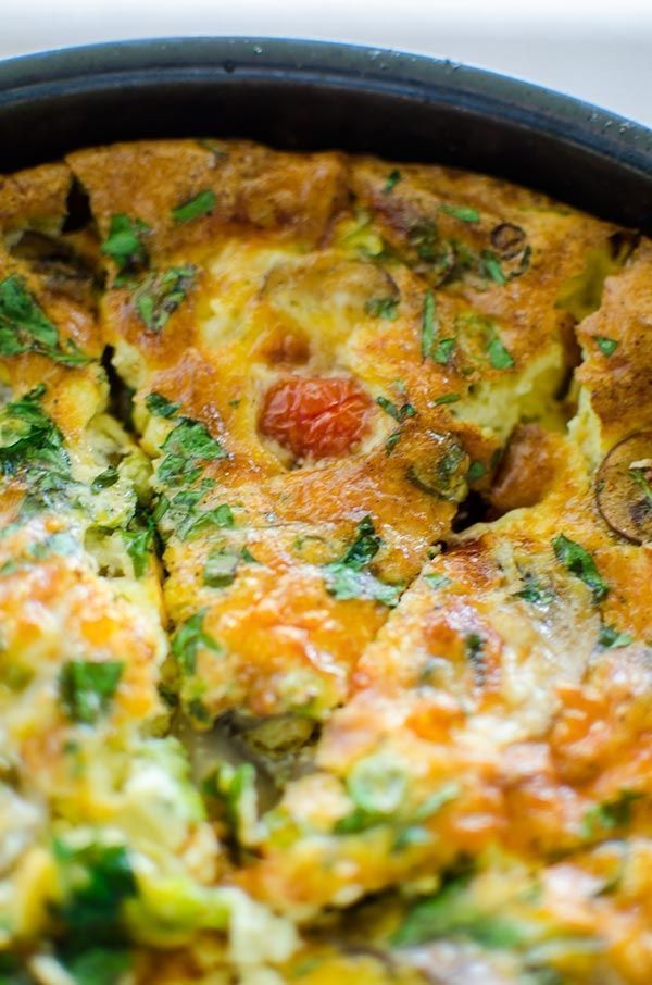 Living_Lou's tweet image. Such a tasty recipe - make this blistered cherry tomato and mushroom frittata! 

RECIPE &amp;gt;&amp;gt;buff.ly/2oNOkDP
#ad #eggs