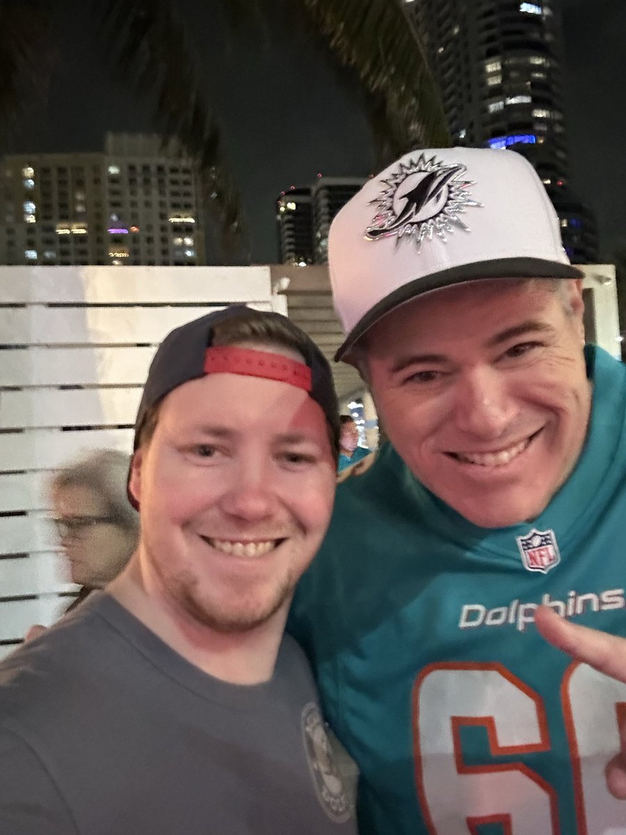 Droobiedoo1's tweet photo. Shouts out to @ian693 absolute goat 🐬🐐#phinsup https://t.co/2LmaYcIQHm