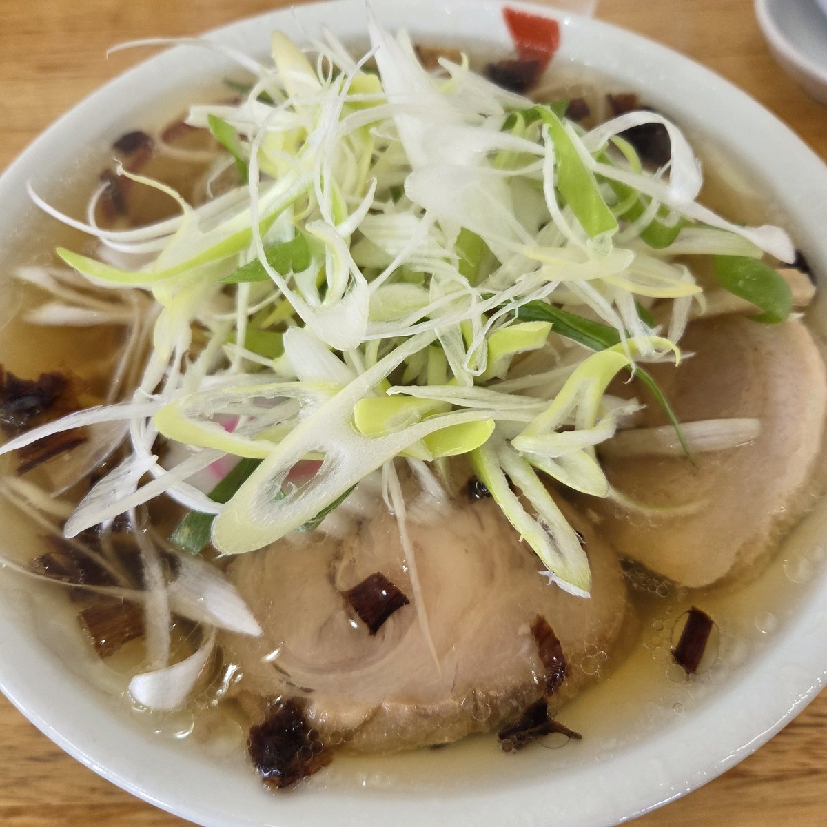 doctoryop55's tweet photo. 最近ドはまりしてる栃木市のにっ田家さんで、ネギラーメンをいただきました。焦がしネギとふわふわネギがたまりませんね…🍜マジで年間50杯ペースになってる💧 https://t.co/v69gjv4syN