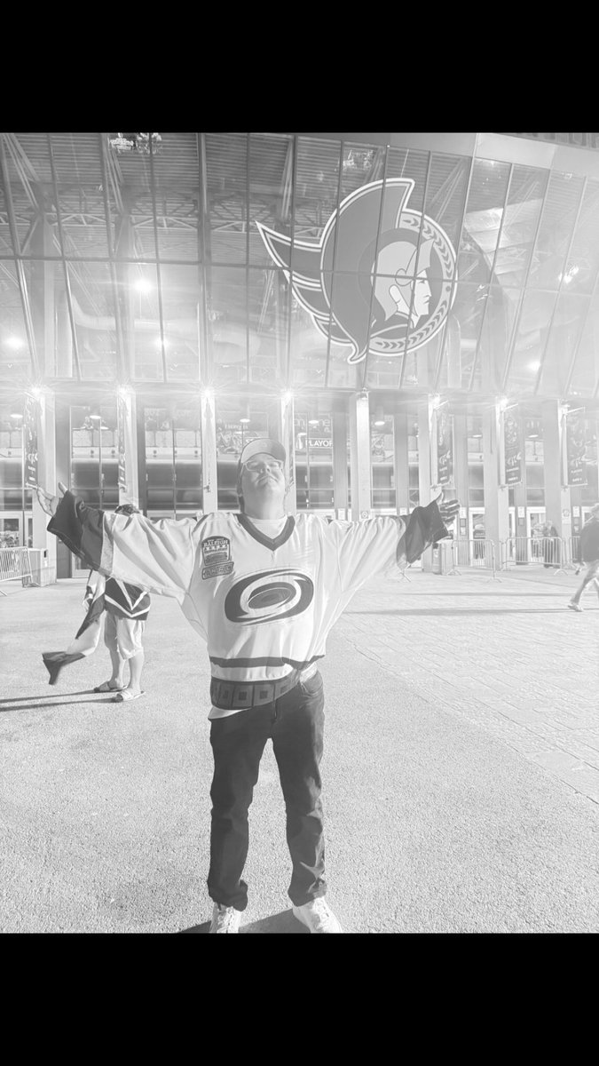 Alex Ohári 🔴⚫️ tweet media