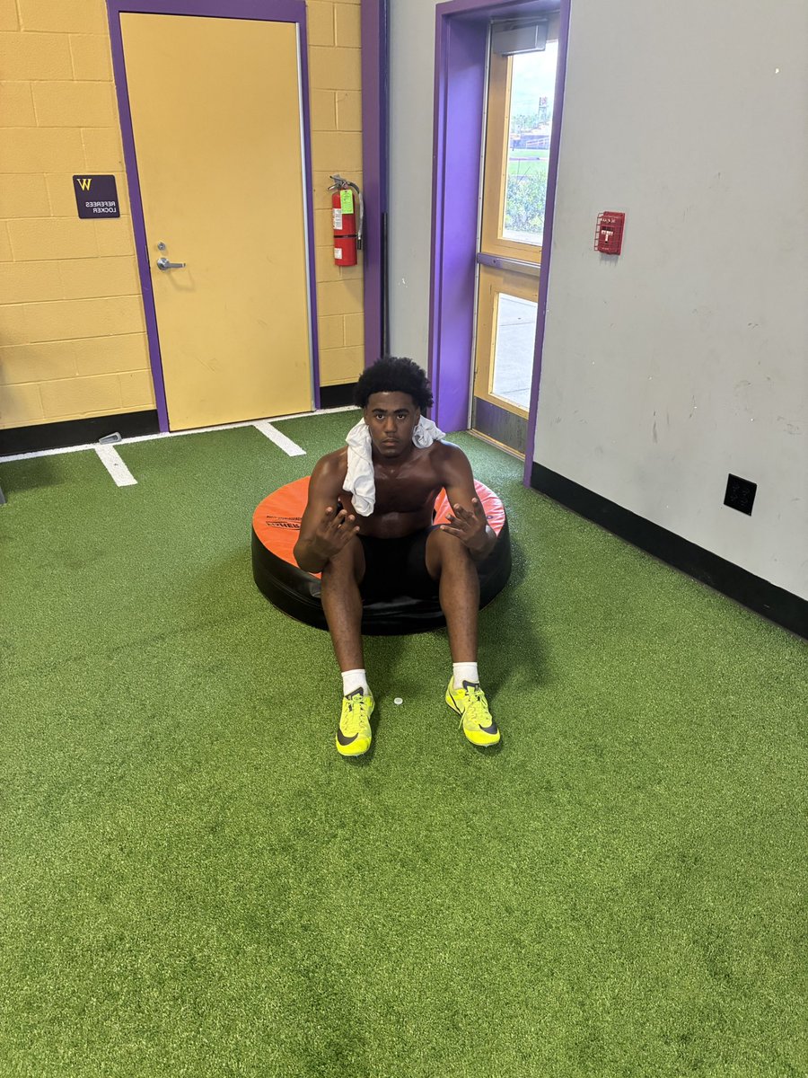 RushWilsonnn's tweet photo. Qualified for Regionals As A Freshman For the 400M.. ⏰:50.7

@CoachJohnDiarse 
@Coach_Creech 
@WossmanHSFB https://t.co/CGrLvQCpof