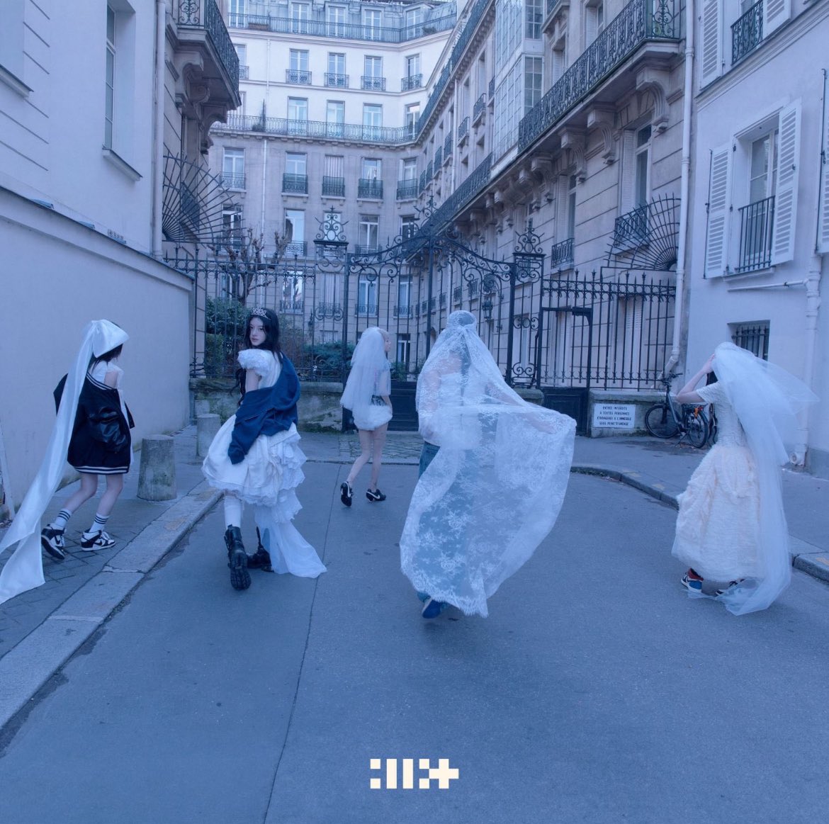 TA PERFEITO! ILLIT liberou a capa oficial de “MAMIHLAPINATAPAI”.