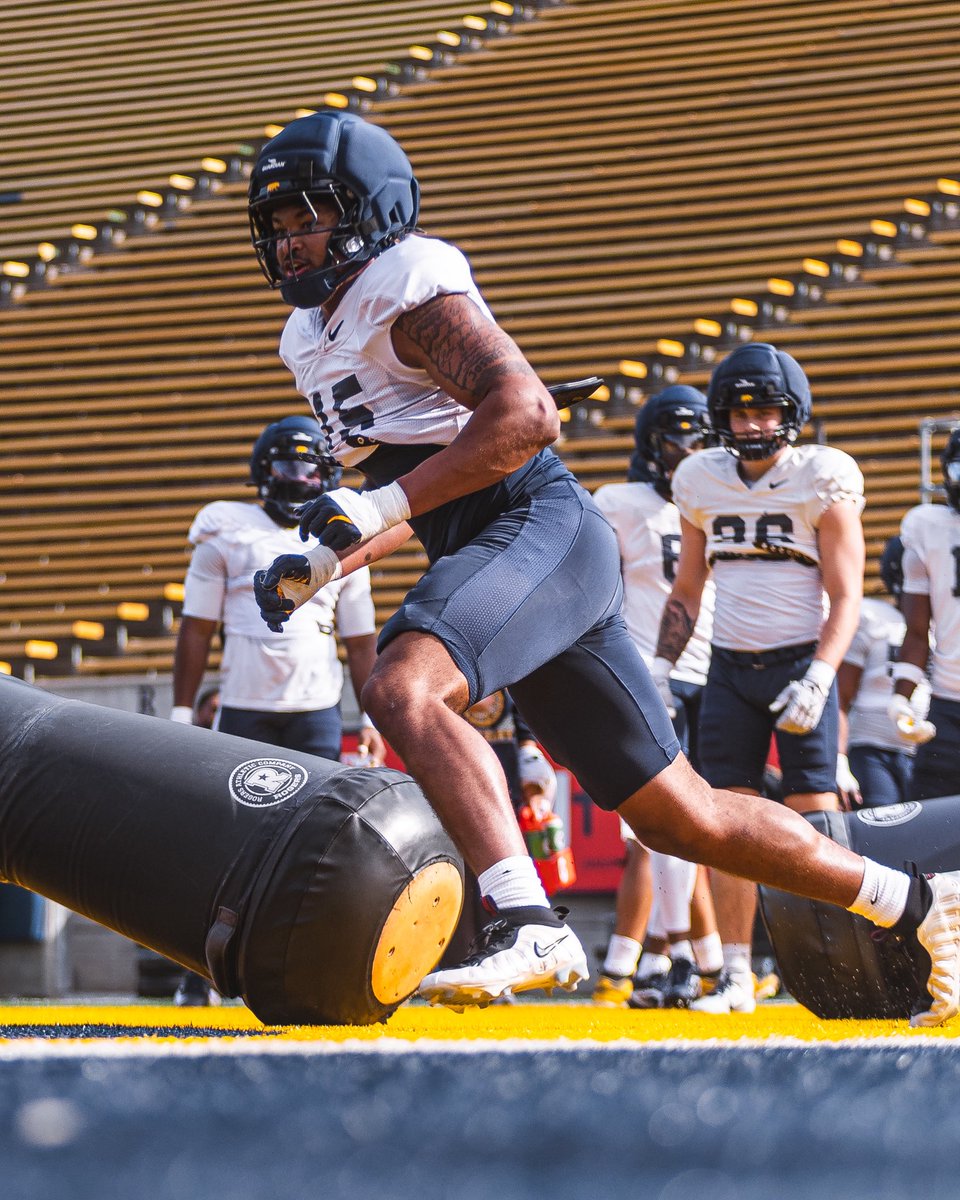 Jpierce06's tweet photo. What a spring my boy!!! Keep grinding 🧱by🧱.  We’re not even close to being done. Fall camp up next  @J_Pierce4 https://t.co/OWK3iEeeDg