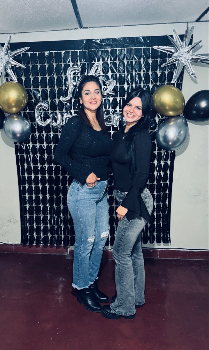 feliz cumpleaños a la más linda de todas, te amo con todo lo que soy mami 🥹💞