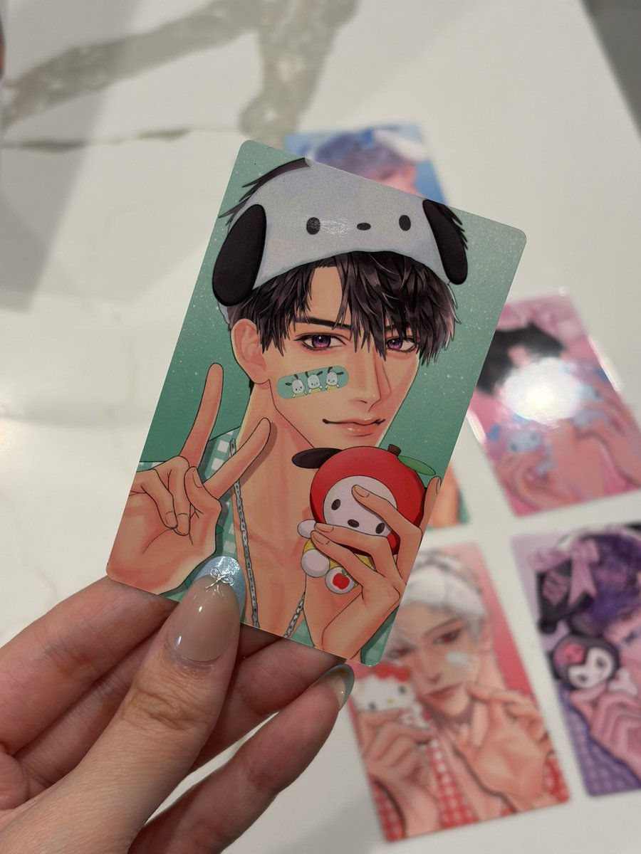 applexsus's tweet photo. I'm actually regretting not buying an extra set for the poca cards the quality and art is so good thank you so much 🥹🙏🏻 https://t.co/pjyfHguQxy