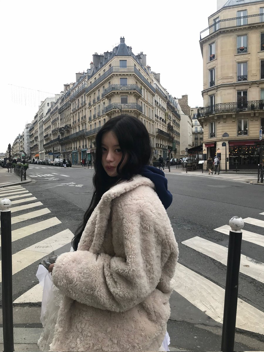 ILLIT WEVERSE tweet media