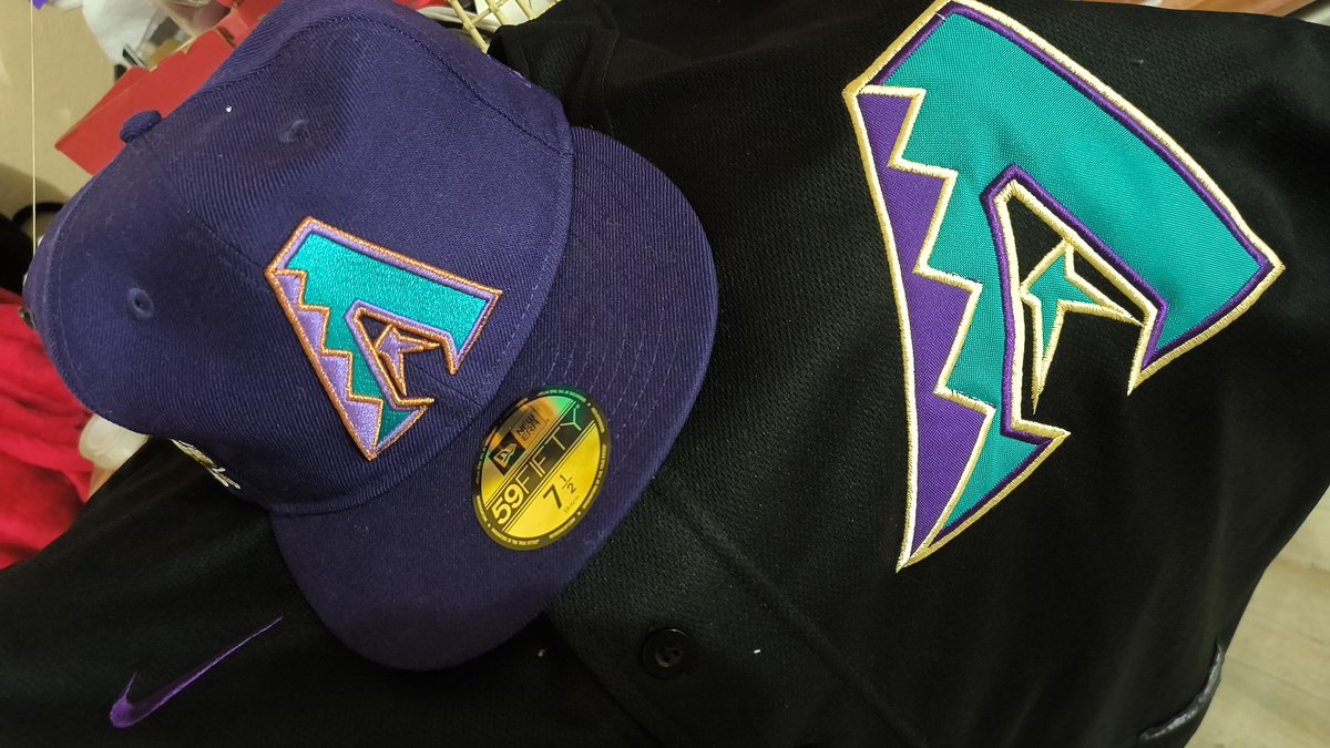 kultoslsa's tweet photo. @DbacksBaxter Are you coming to the Mexico City Series game? I'm ready to watch them on Saturday in my jersey and cap and yell #GoDbacks at the top of my lungs! https://t.co/pdB2DgWZgF