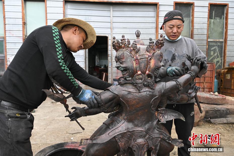 CHNTibetGerman's tweet image. Xizanger Shoduibai-Berufsschule: Tradition trifft Talent – Immaterielles Kulturerbe als Entwicklungsfaktor🥰🥳#Thangka #Culture #Craftsmanship #Handicrafts #TraditionalCulture #TibetanCulture