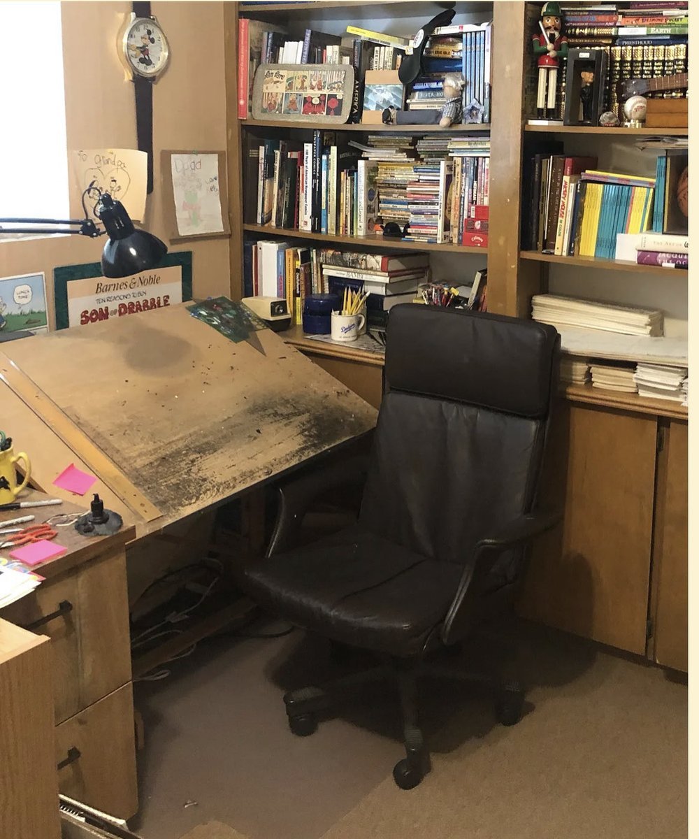 DrabbleComic's tweet photo. My drawing board. https://t.co/PAP1Ym9Tky