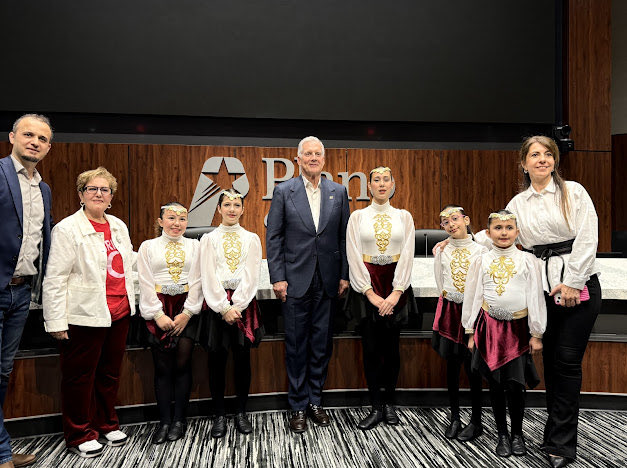 TURKSOTX's tweet photo. Today, on the occasion of April 23rd National Sovereignty and Children’s Day, we were honored to be received by Plano Mayor Mr. John Muns. We sincerely thank him for taking the time to be with us on this meaningful day and for honoring our children’s celebration. https://t.co/eHsW6Kskjz