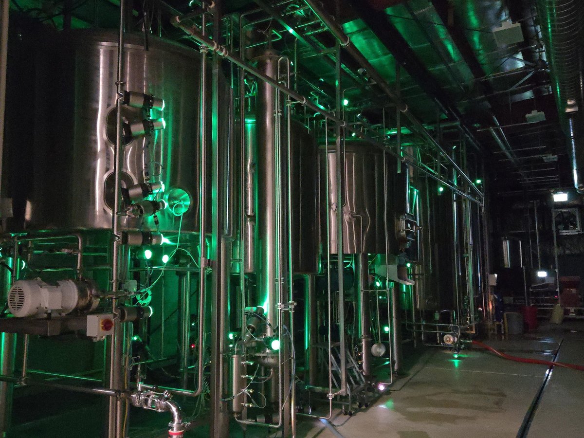 lowbrewco's tweet photo. Our brewhouse idling in the darkness, awaiting its next cycle - what’s your favourite brew? Maybe it’s next..! https://t.co/tmuVFOUfEi