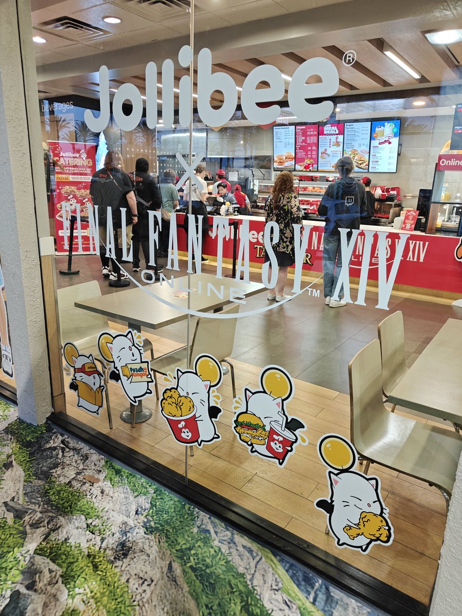 rwumimi's tweet photo. 1+ hour line.. https://t.co/m7jp0HCDRC