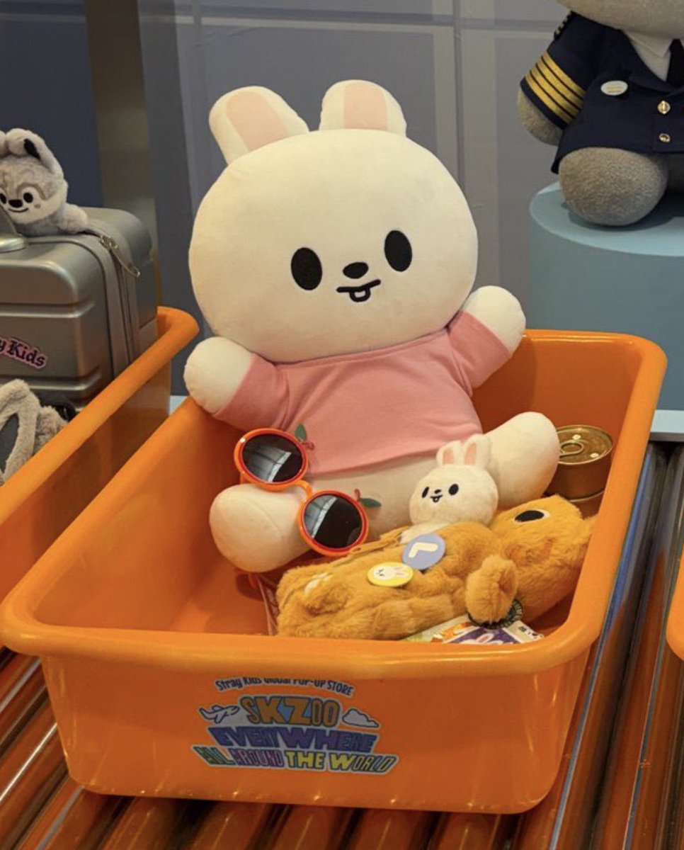 leeminoot's tweet photo. LEEBIT AND QUOK XRAY TRAYS CONTAIN THE ICONIC MINSUNG TANGERINE GLASSES IM GONNA CRY https://t.co/uoQeldLDsT