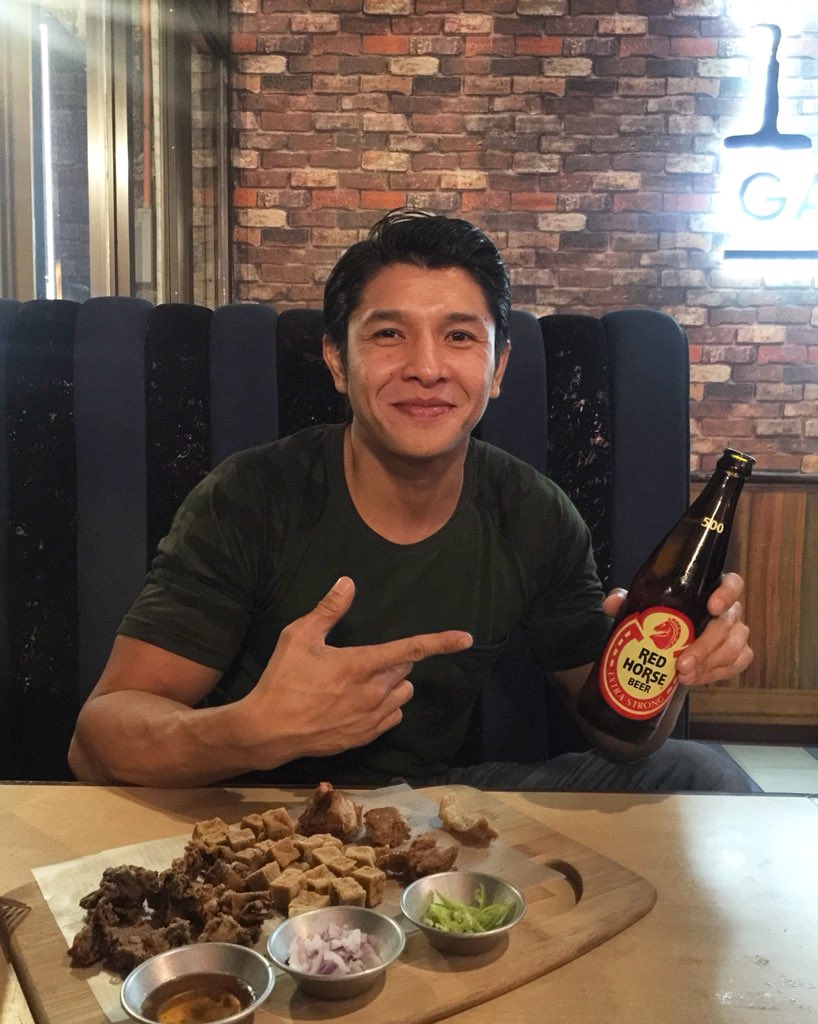 HummingGhorl's tweet photo. GRABEEE NAMAN MANUEL CHUA AND JAYDEN FERNANDEZ

PM ME 

https://t.co/m2Szb9bAT1 https://t.co/mpK2oo7zHD