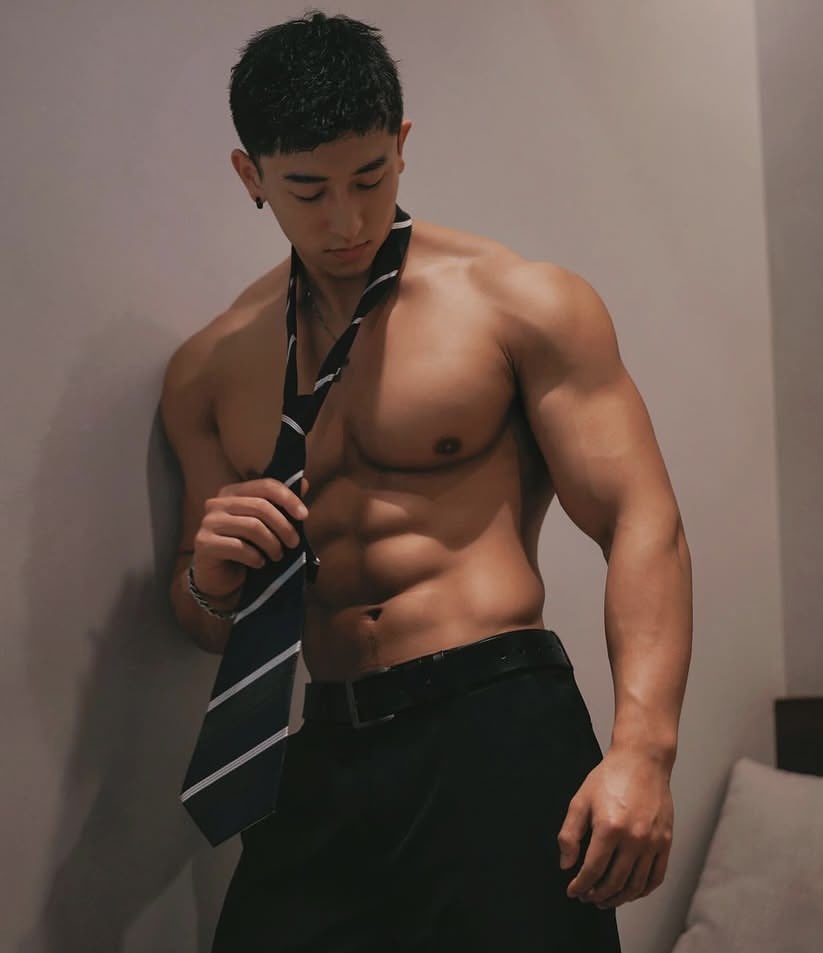 blakegymboy tweet media