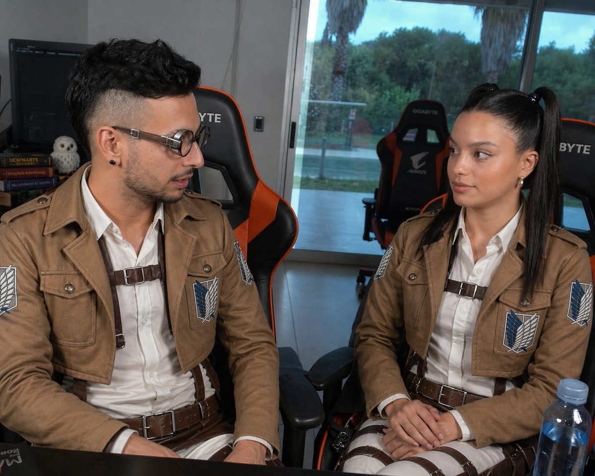 -titan de ataque o titan acorazado??
-el colosal