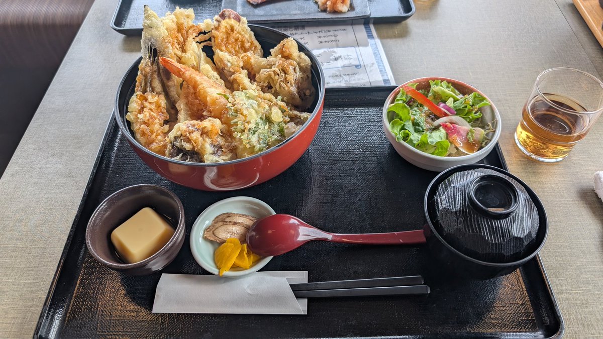 誰・コチャック tweet media