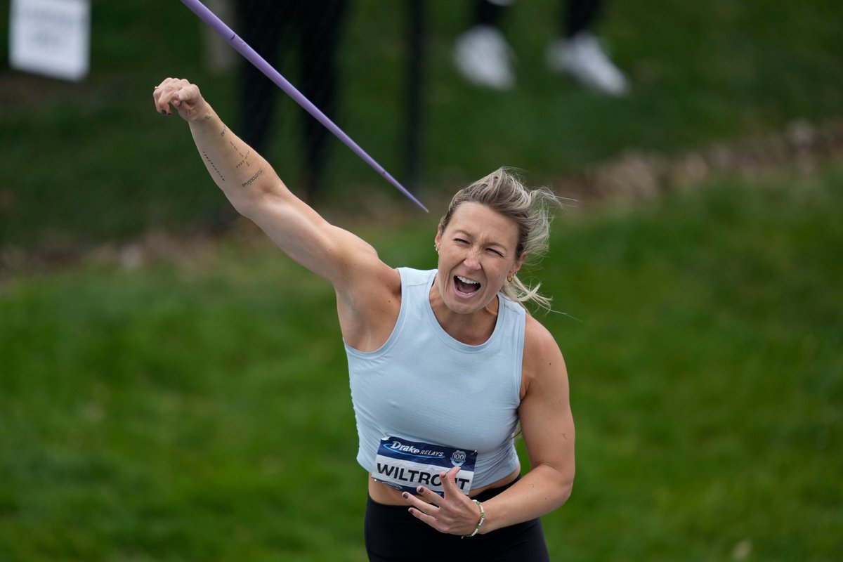 DrakeRelays's tweet photo. 𝗗𝗿𝗮𝗸𝗲 𝗥𝗲𝗹𝗮𝘆𝘀: 𝗧𝗵𝘂𝗿𝘀𝗱𝗮𝘆 𝗥𝗲𝗰𝗮𝗽

📰🔗➡️ https://t.co/mVXM9ApriD https://t.co/KOsWWjmfcT