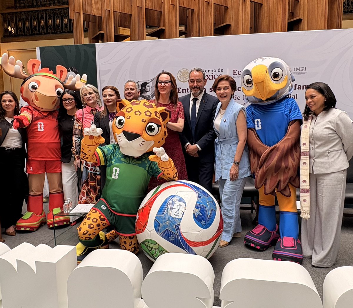 pinformativomx's tweet image. ⚽🏆 #IMPI a través de @SNietoCastillo otorgó la declaratoria de marca famosa a “#FIFA ™ ” y al “Trofeo de la Copa Mundial de la FIFA ™ ”. 👇🏻
wp.me/p9WcPa-f7M