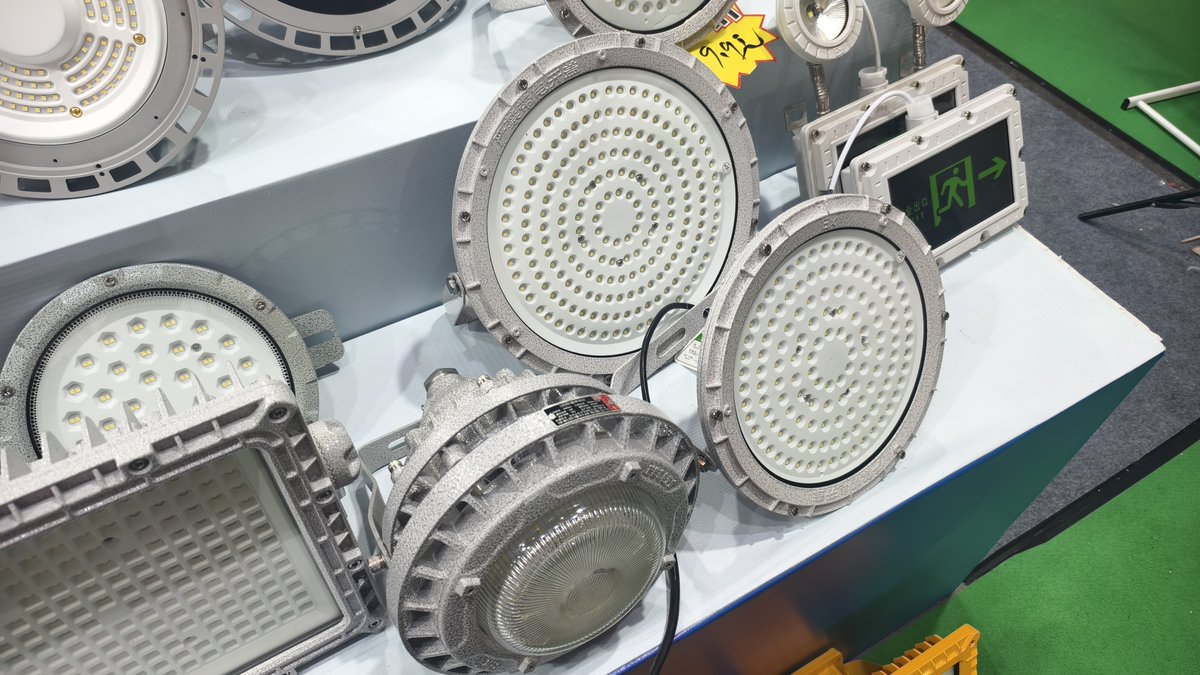 kevine2lighting's tweet image. While attending the trade show, I saw a wide variety of products—both new and established.Inquiries Welcome #CantonFair #E2lighting #LEDlighting