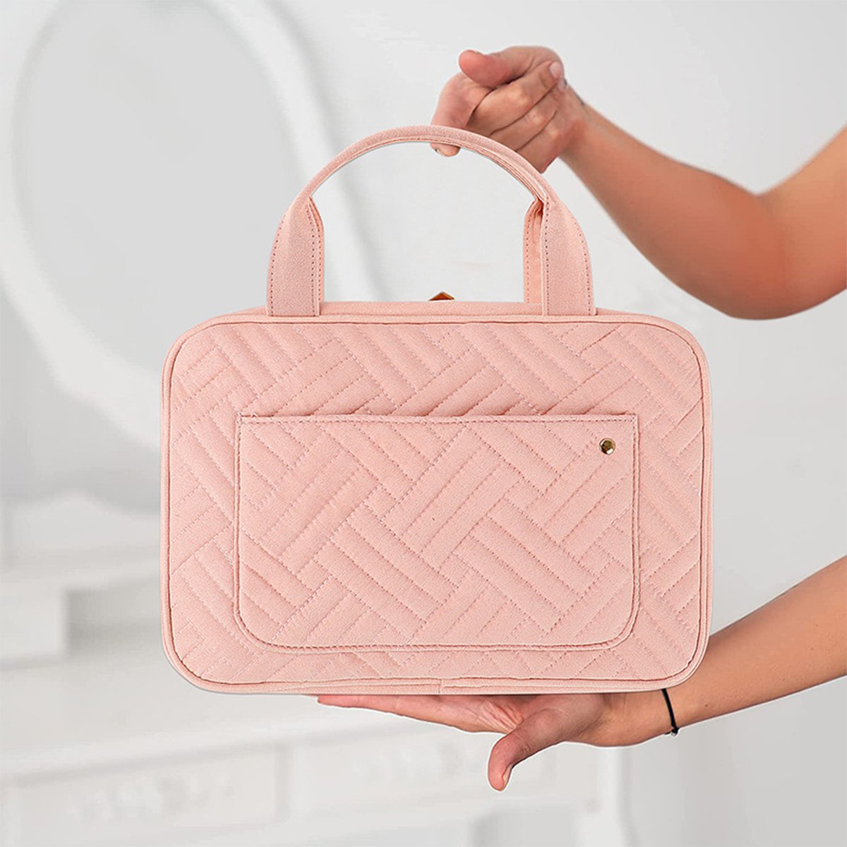admpromotional's tweet image. This bag has 4 separate compartments with zip and back open pocket for great organization. It is suitable for your family trip to pack all men, women and kids toiletries. It is great for overnight staying, a long journey, gym shower and outdoor activities. #makeupbag #cosmeticbag