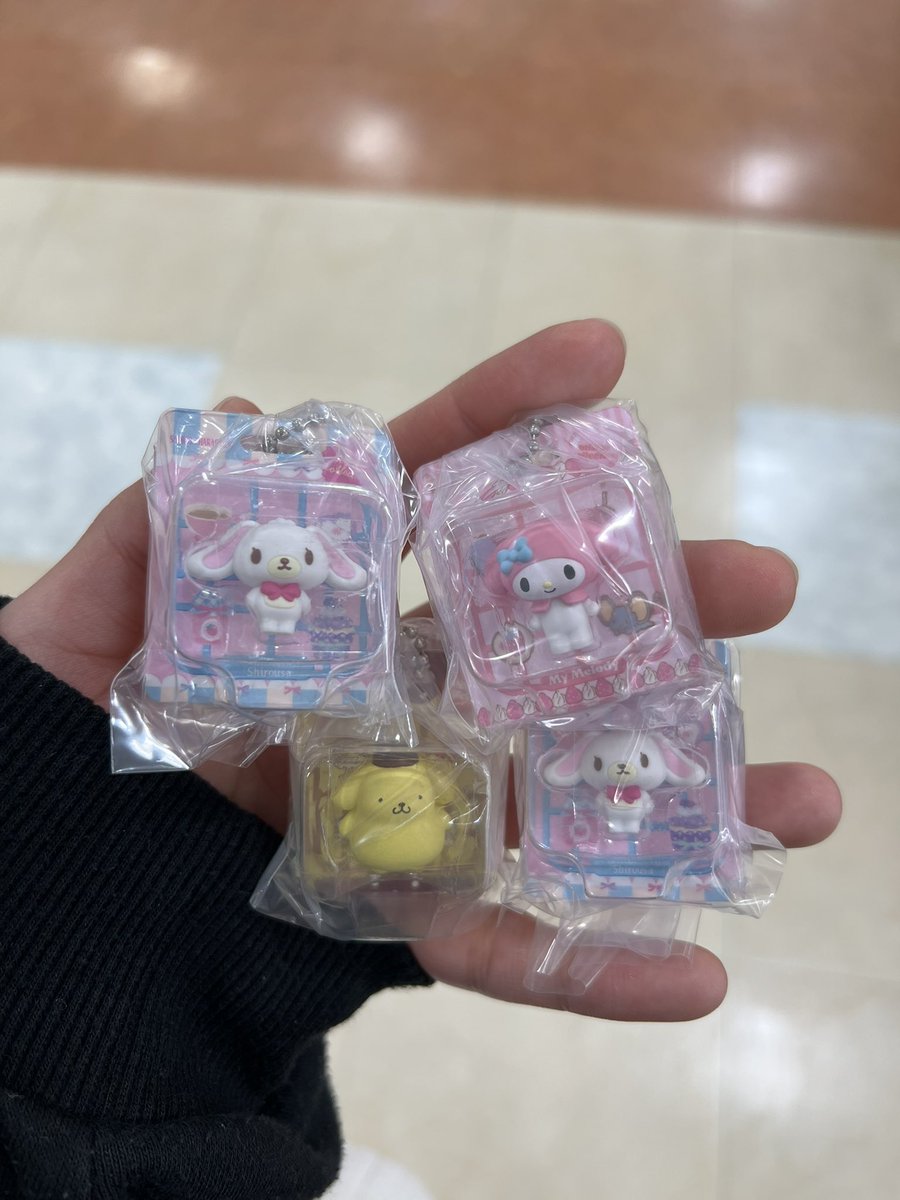 りーーー🍒 tweet media