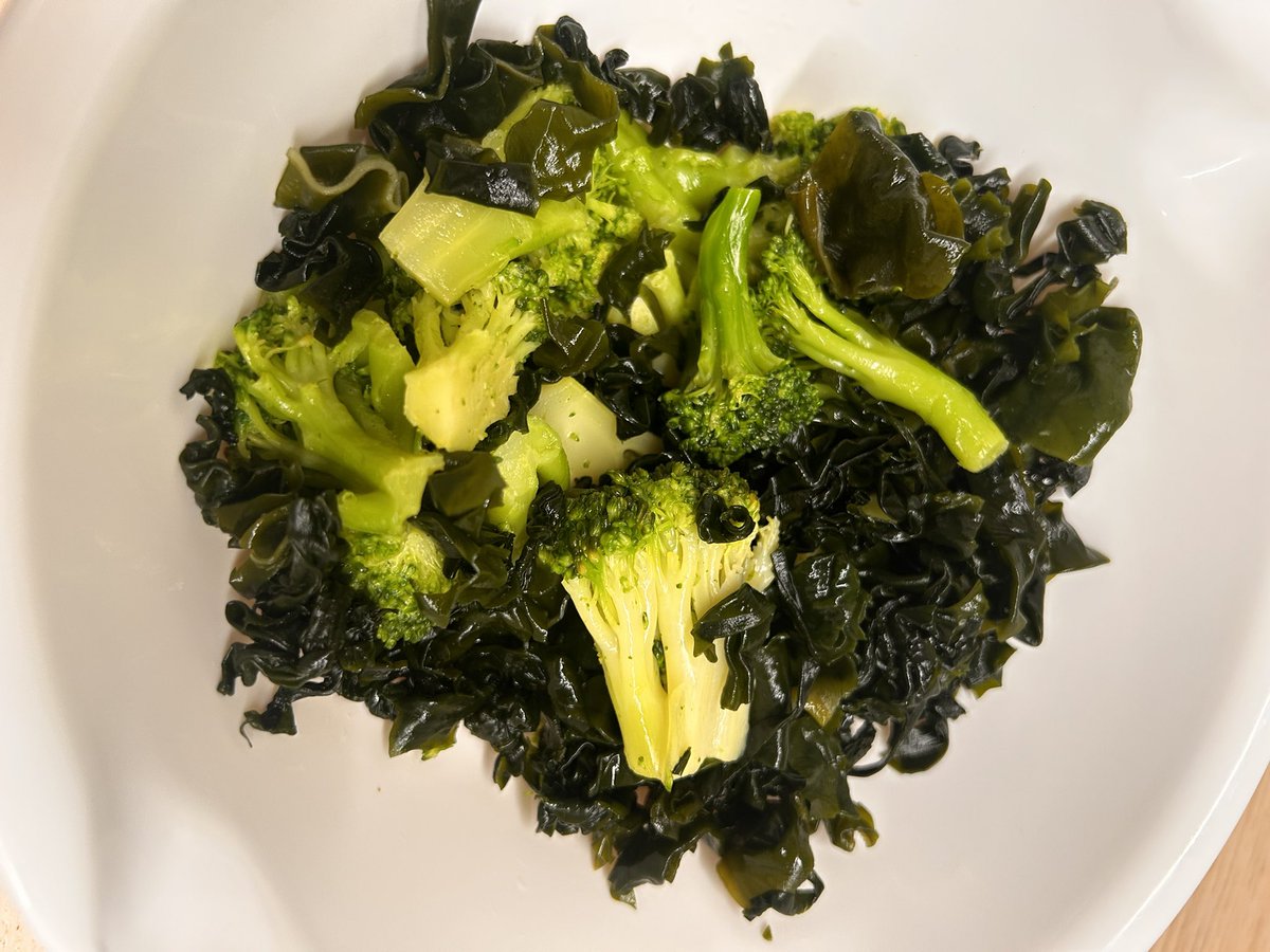 よねしー/y o n e _ C tweet media