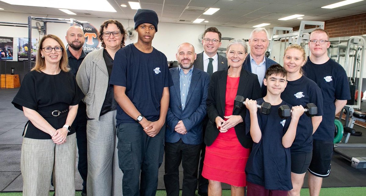 ACarbinesMP's tweet photo. Blue Light Victoria has a 50 year track record with young people. Next month’s State Budget includes $9.5 million to boost their youth mentoring programs. That’s 500 youth getting one-on-one support plus 3,000 secondary students every year. Role models turning lives around! https://t.co/rfdzOM3Ro6