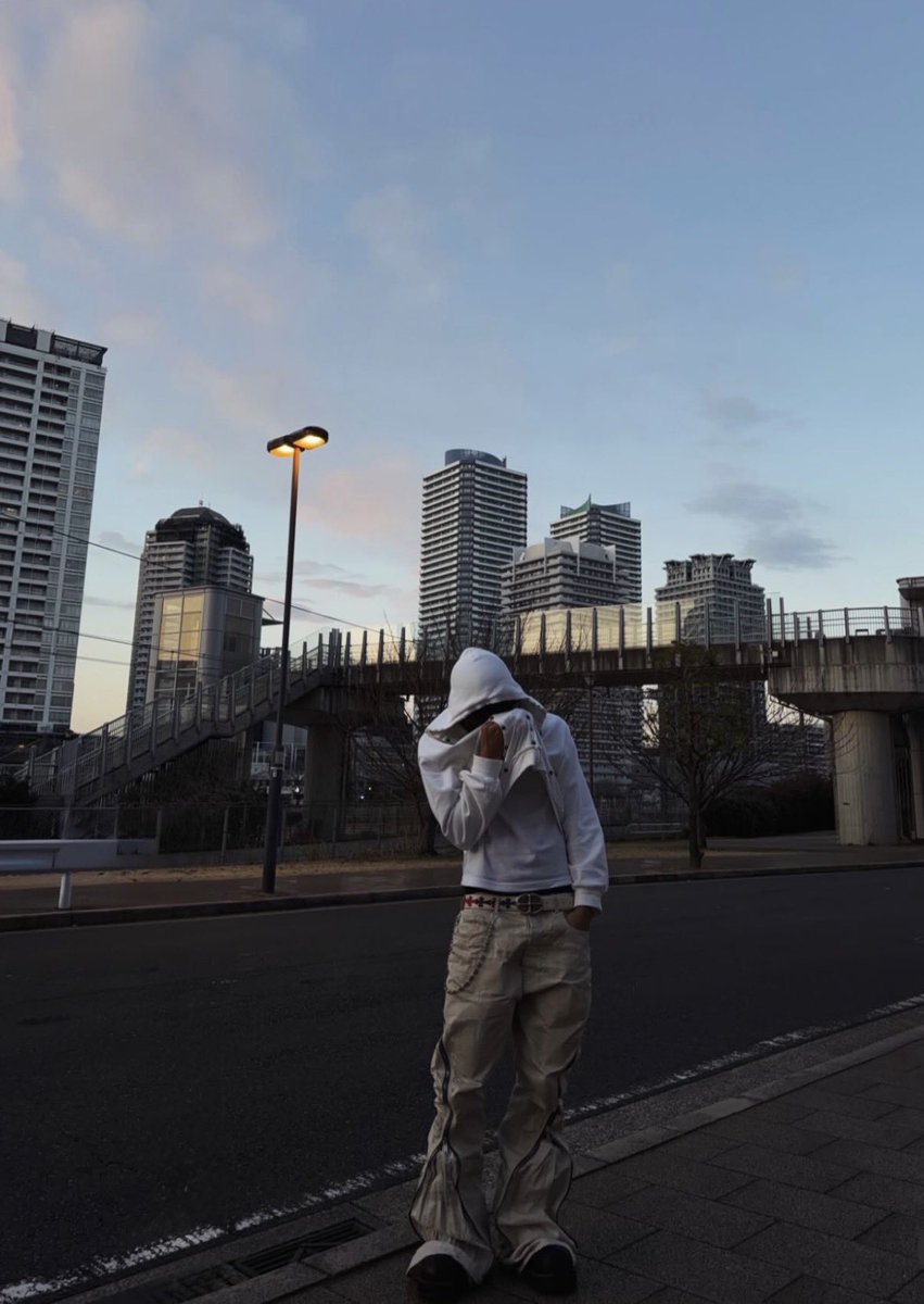 megshi ; 💫🪐🍎💚🖤 tweet media