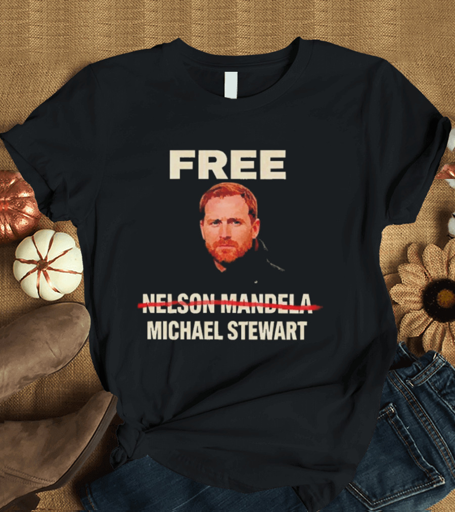 busmerchcom's tweet image. One thing I notice: this Free Michael Stewart Manchester United T-Shirt really brings back memories of some epic matches! 🍂 Anyone else feel a special connection to past players? busmerch.com/product/t-shir…

#MUFC #ManUtd #FootballMemories