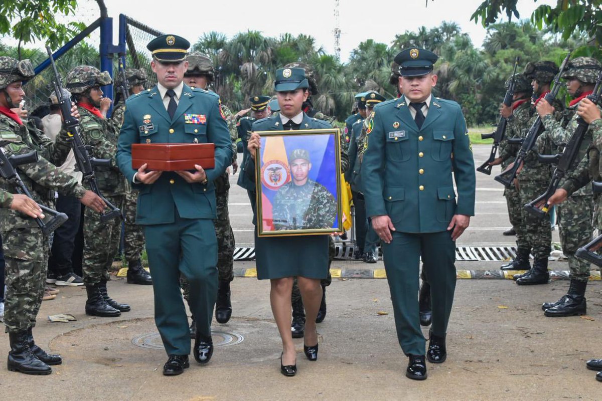 Cuarta División del Ejército Nacional tweet media