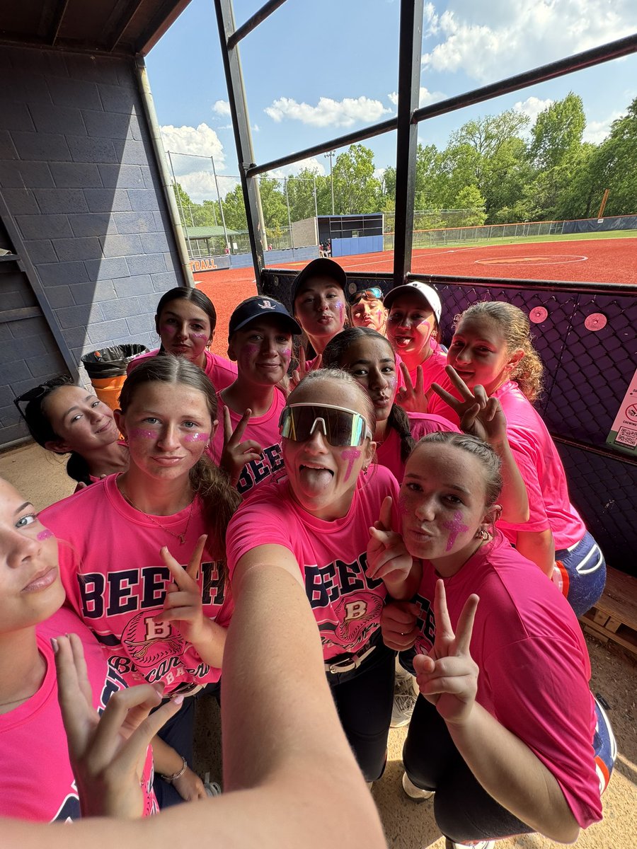 brianna_b77's tweet photo. Third Homerun for the season &amp; a No Hitter what a day!! - PINK OUT/BREAST CANCER AWARENESS🩷🎗️ https://t.co/IHdYwYafPu