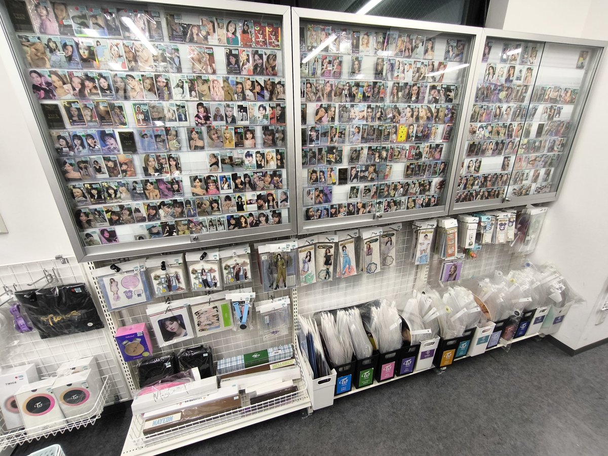 TWICE 🍭︎💕 【コーナー紹介】 TWICEコーナーは店内奥側にて広く展開