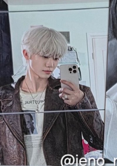 that mirror selfie 🤤