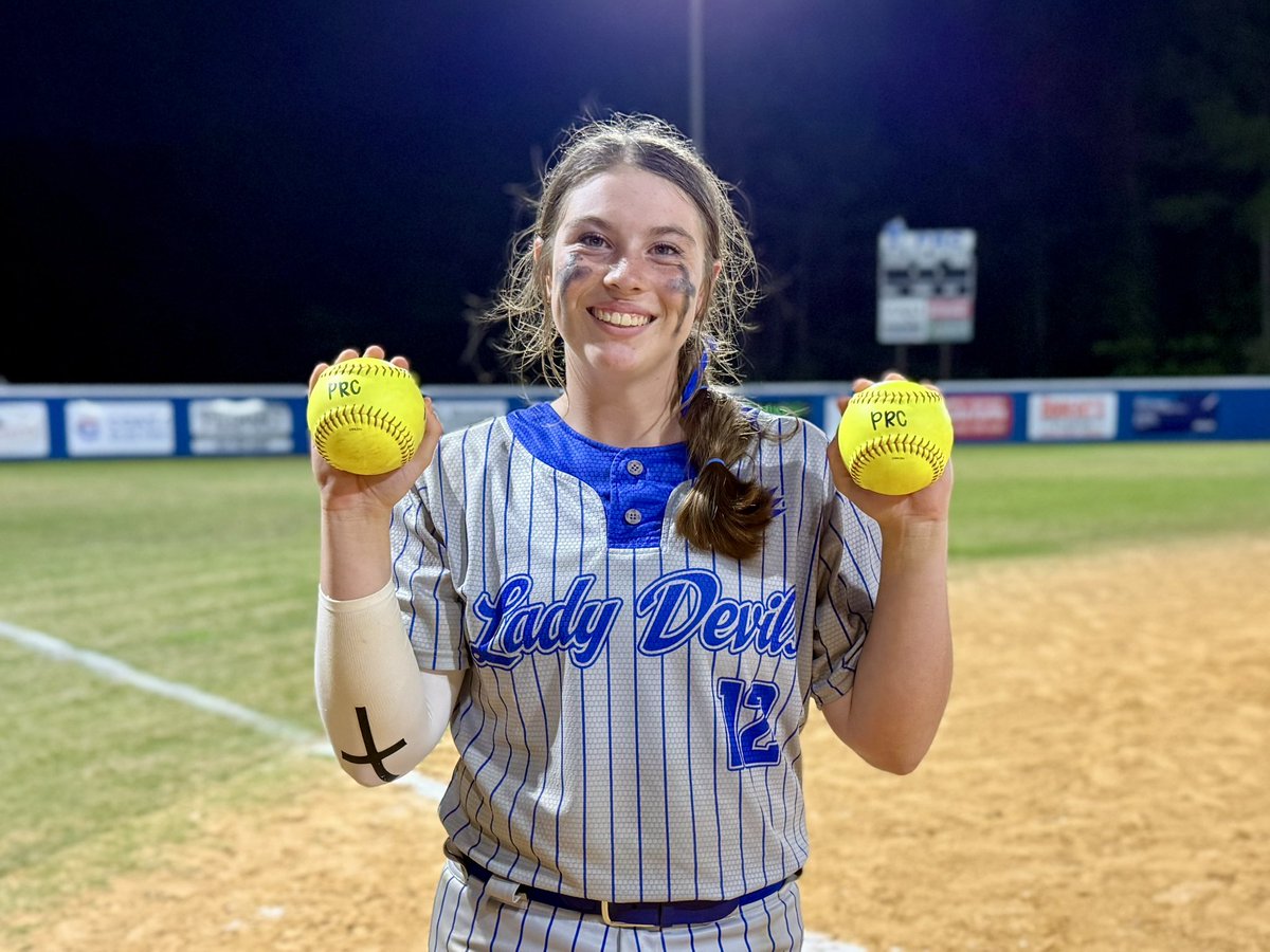 AddisonD2028's tweet photo. Such an amazing night tonight.. I was recognized for breaking our school home run season record and I hit two home runs tonight (#17/#18) !!! #EveryBitEarned @d1vision_sb https://t.co/rhemB7MEmL