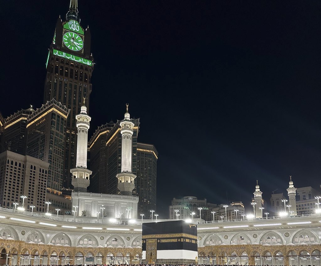 ateer04's tweet photo. لَك الحمدُ ربي حمداً متوالياً ، متواتِراً ، مُتّسعاً ، مُستوثِقاً ، يدوم بدوامِكَ لا يبيد ٫ الحمدلله دائماً وأبداً 🕊️♥️♥️♥️✨. https://t.co/B21dKCsn2h