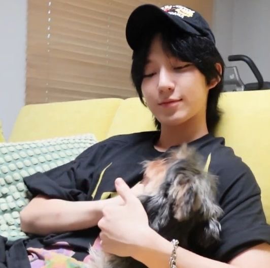 ProdRivr's tweet photo. Im VERY maternal towards ts specific rivr pic 😕 https://t.co/JTQq1tqzbA