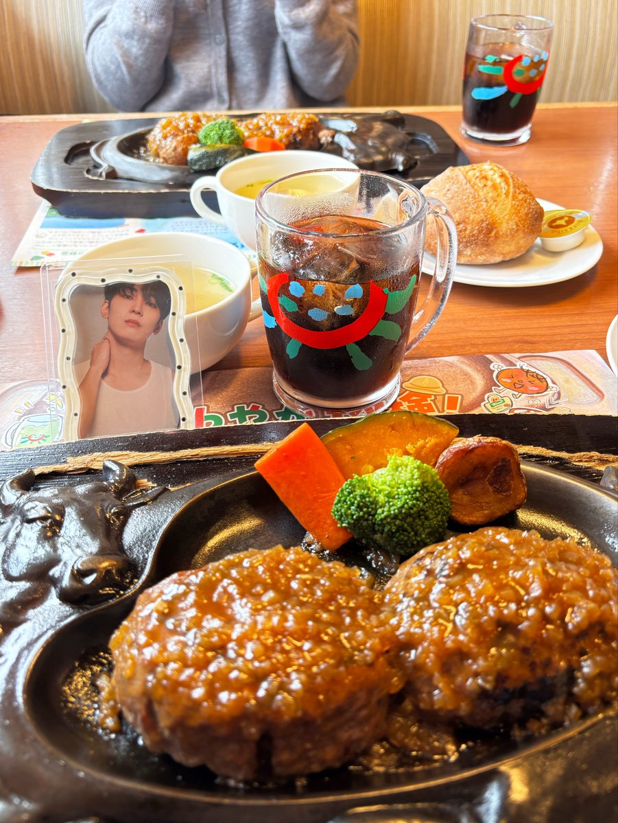 𝚛𝚞𝚖𝚒. tweet media