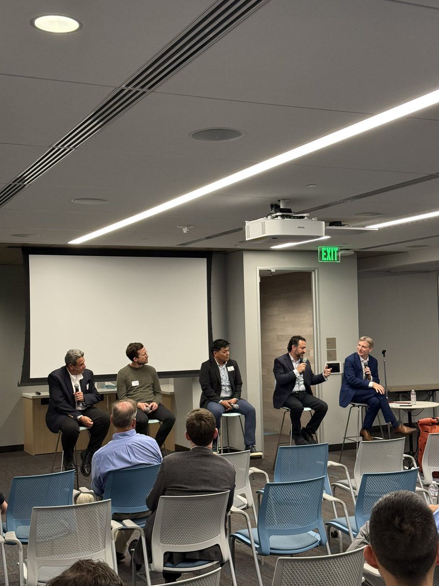 connorcaproni's tweet photo. Convo on powering data centers for SF Climate Week. Shoutout to @RadiantNuclear and Claros for volunteering to get grilled! #DataCenterPower #nuclear #climateweek https://t.co/uiddX529X4